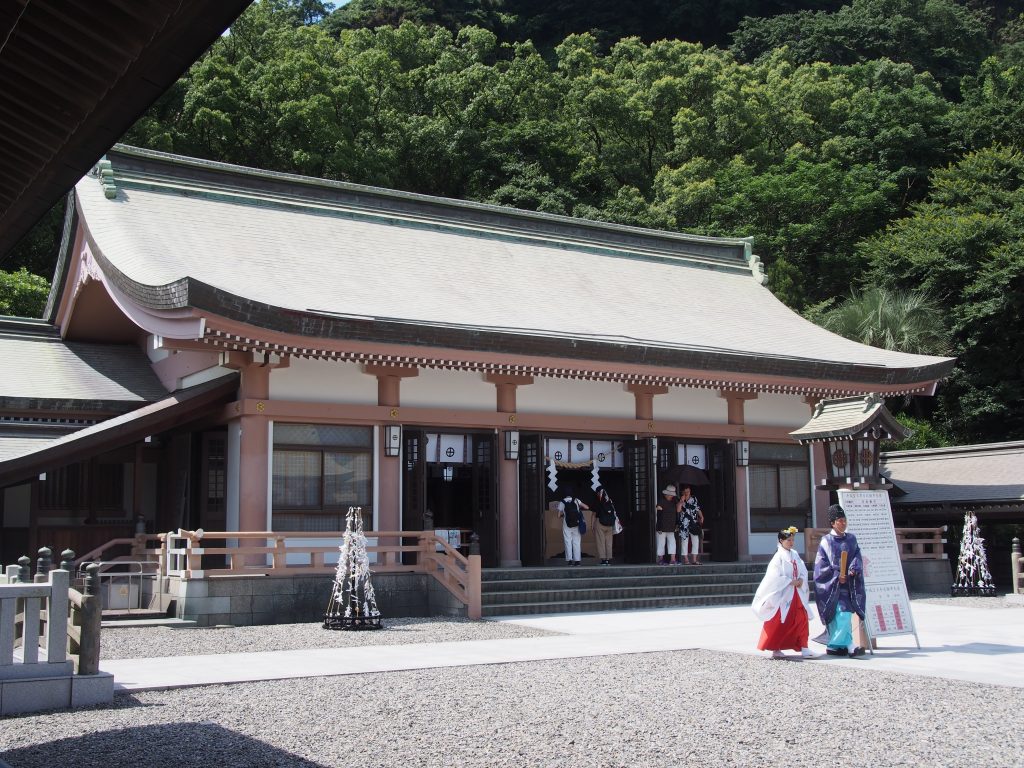 照国神社