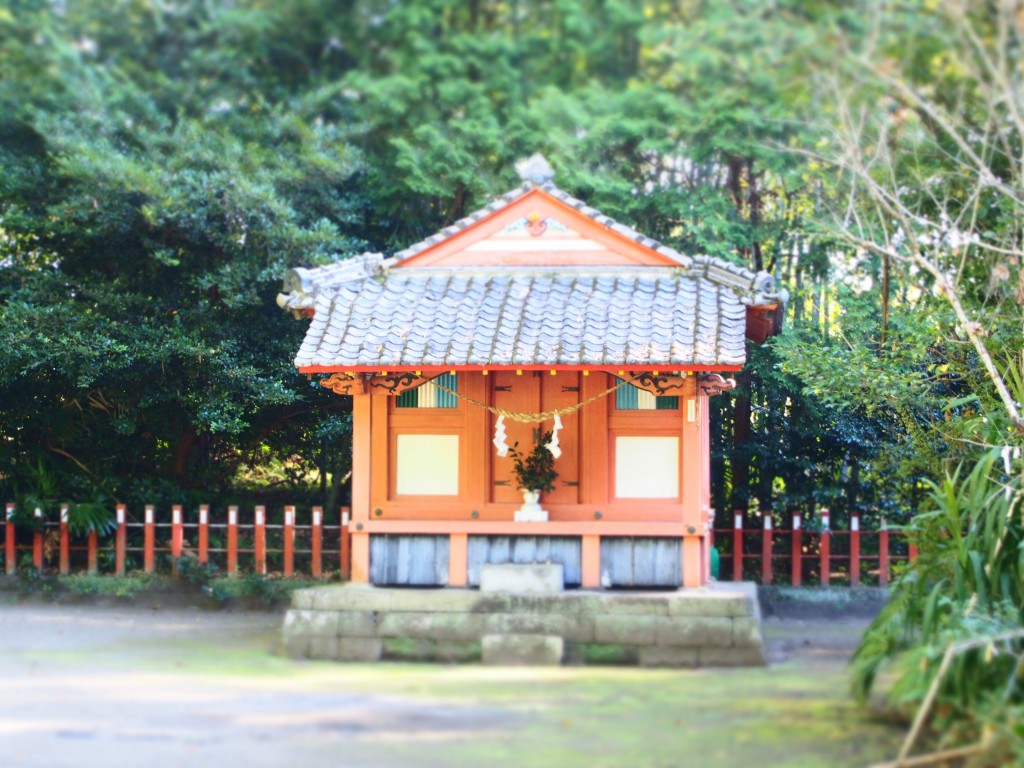 揖宿神社の東之宮