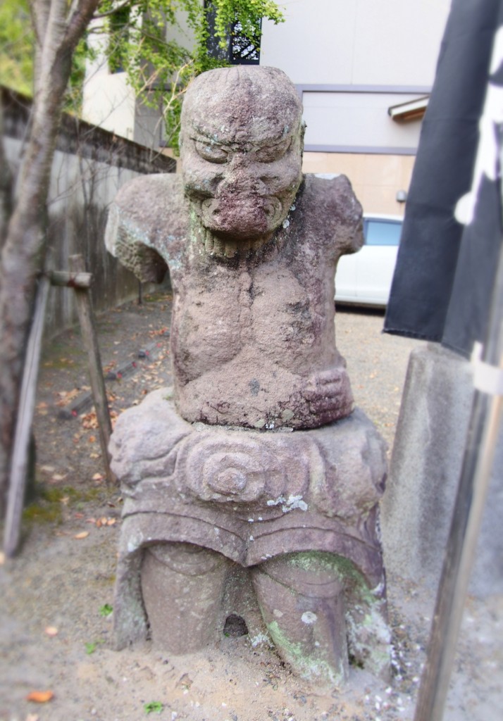 妙見神社の仁王像