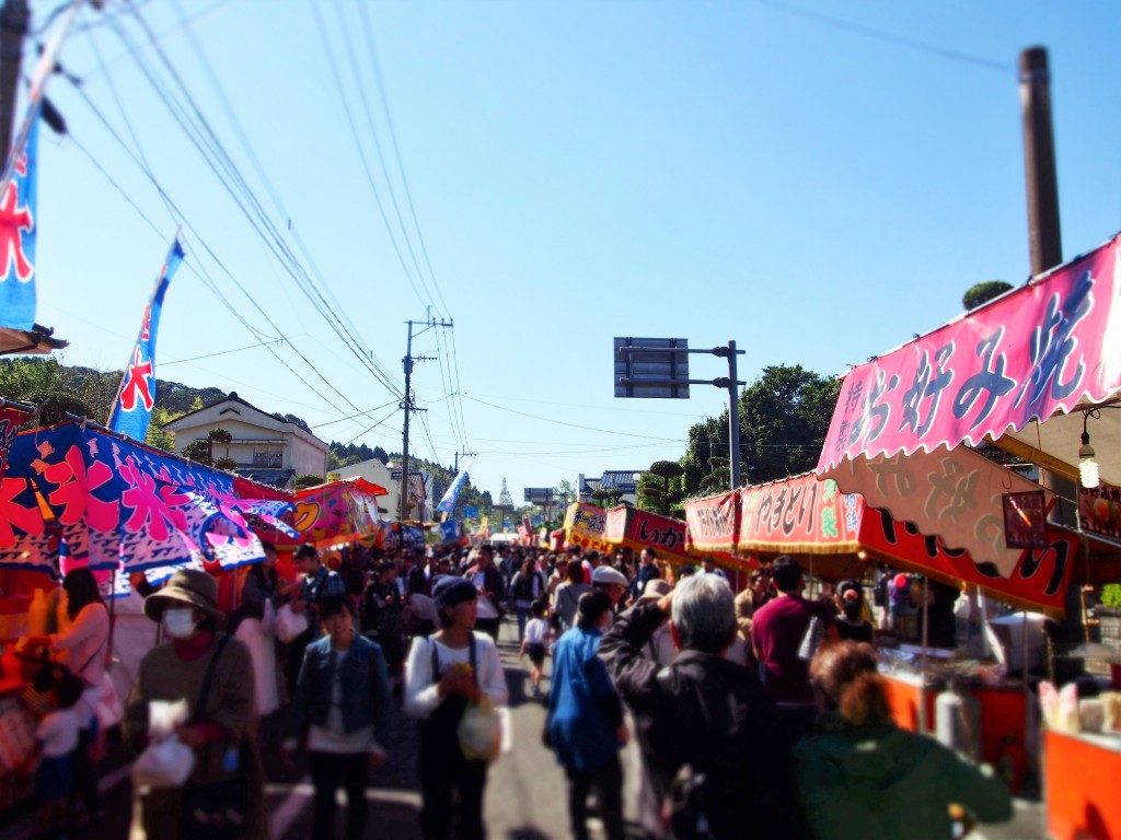crowd of Yagoro-don festival
