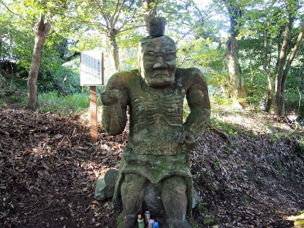 不屈の仁王像