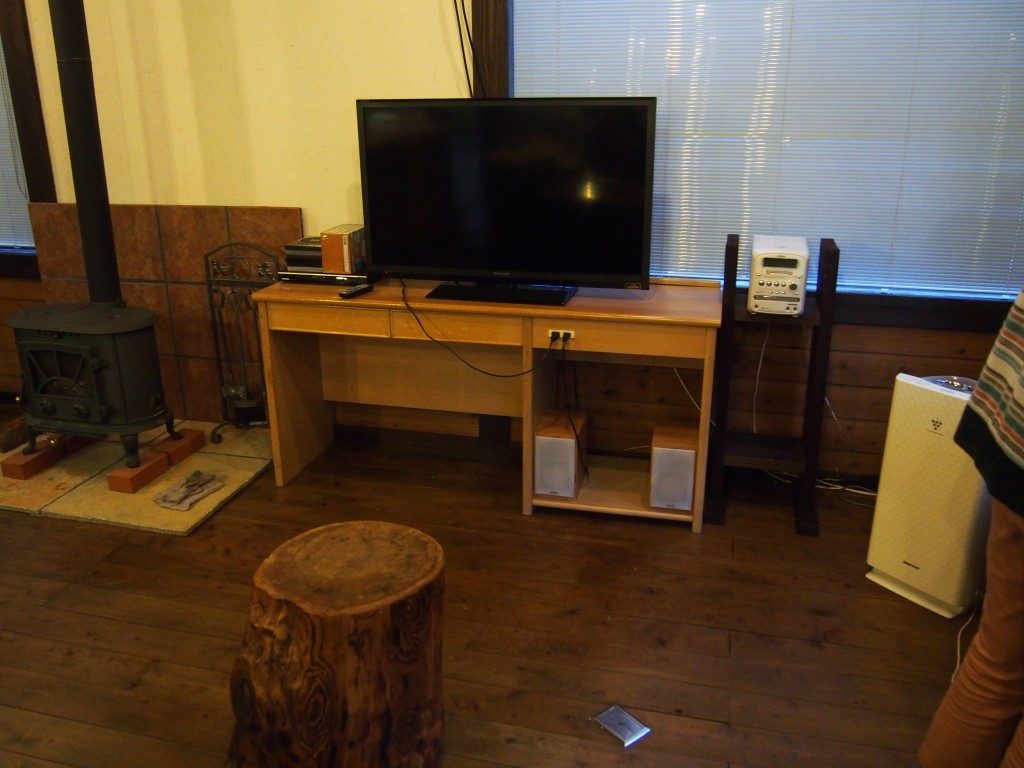 離れの宿のテレビ