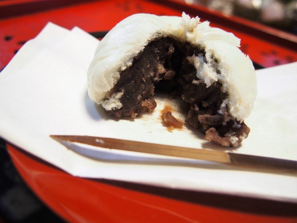 福美屋のやぶれ皮饅頭の断面図