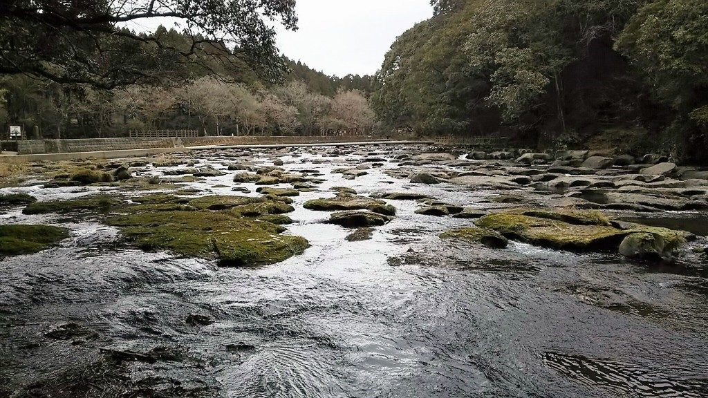 関之尾の甌穴（おうけつ）