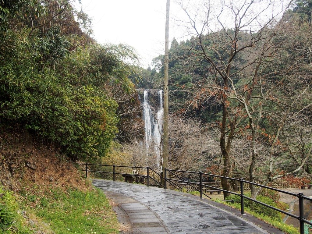 龍門滝の遊歩道