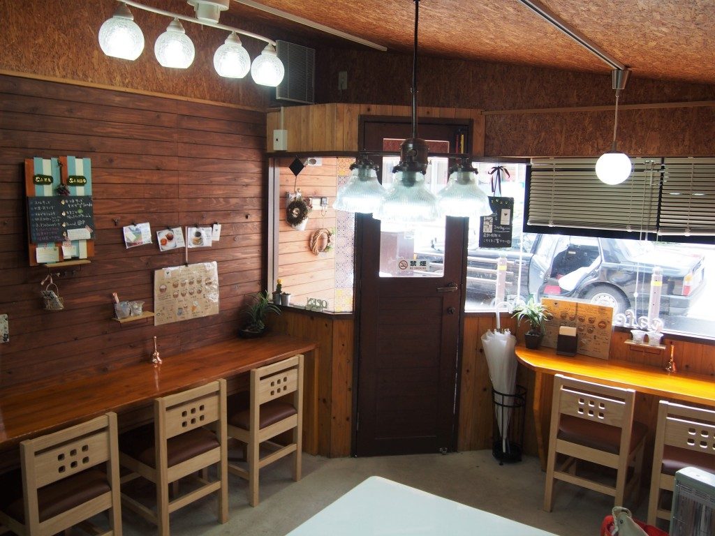 カフェ・オズヌの店内
