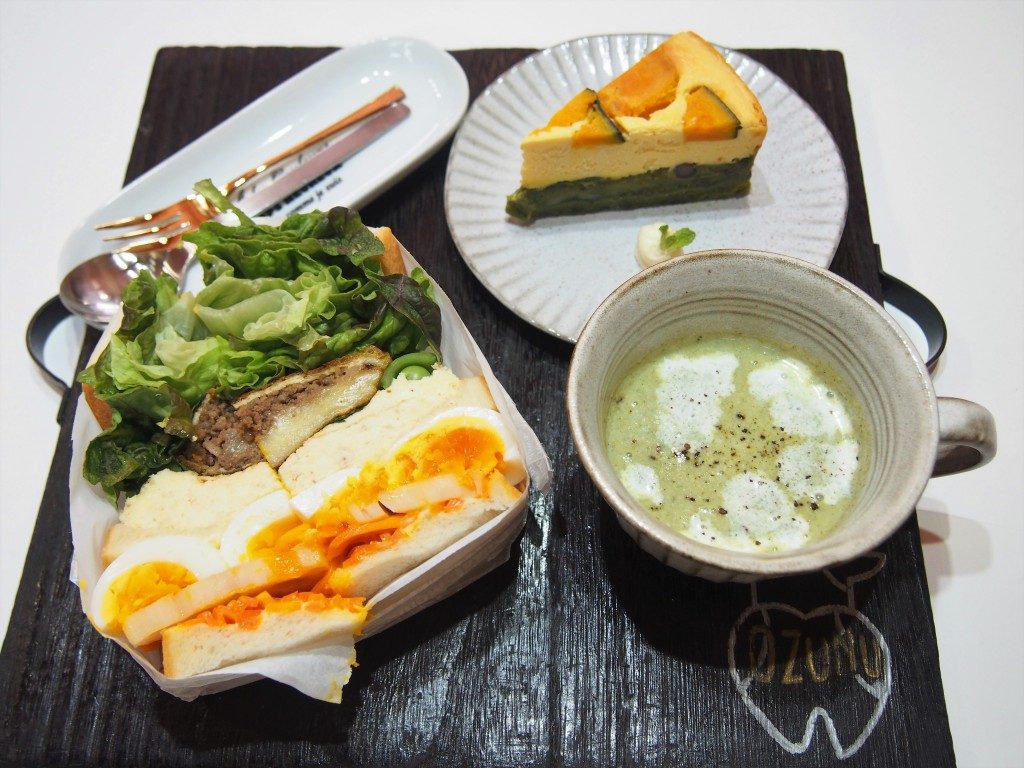 カフェオズヌのきまぐれサンド