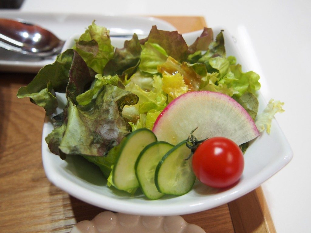 カフェ・オズヌのサラダ