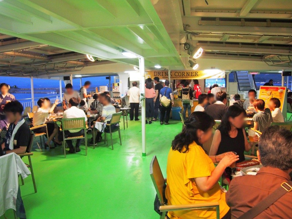 桜島納涼観光船のビアガーデン