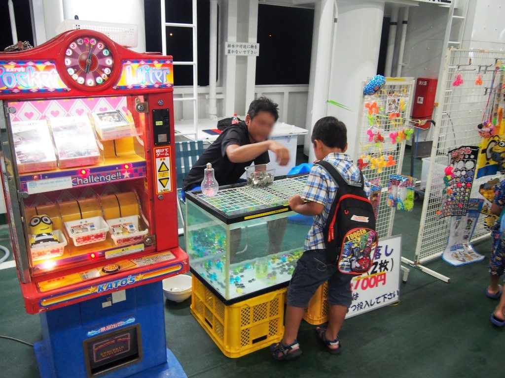 桜島納涼観光船の移動販売車コーナー