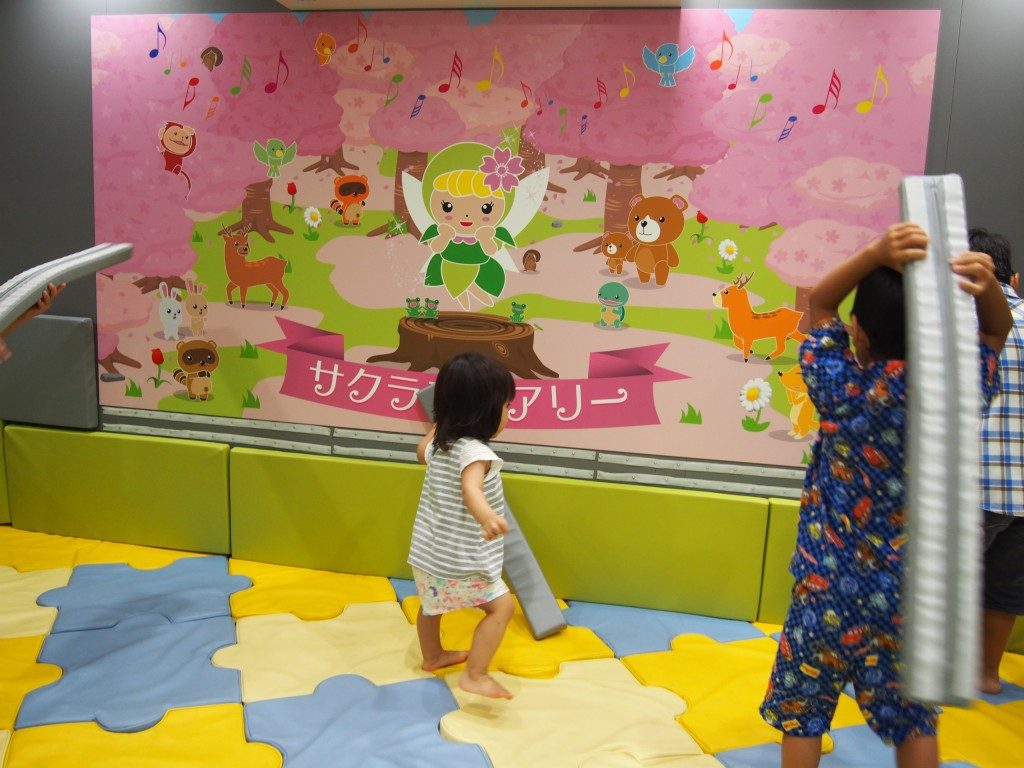 桜島納涼観光船の子どもスペース
