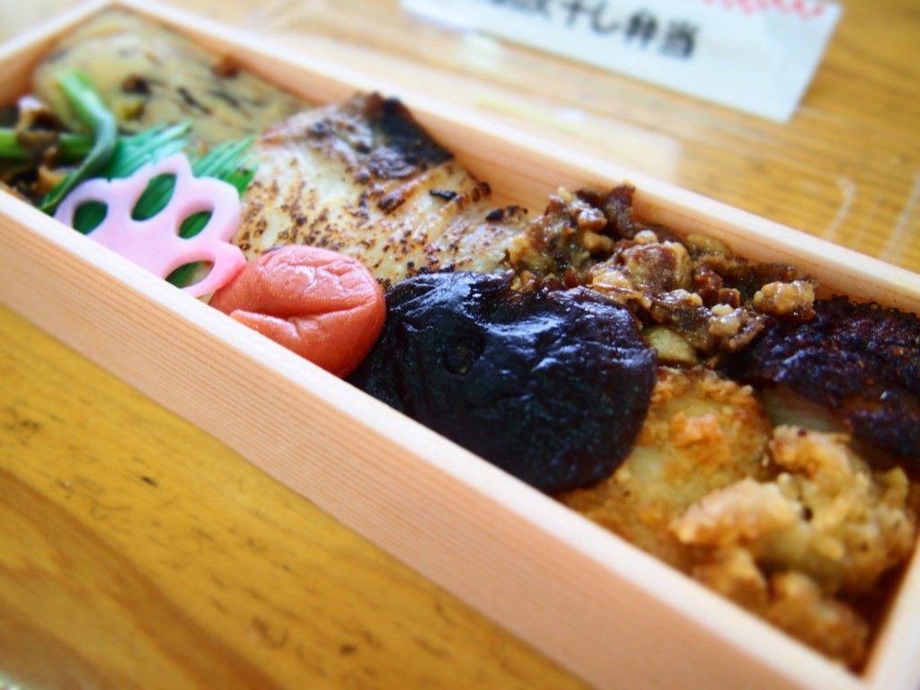 桜島火山灰弁当