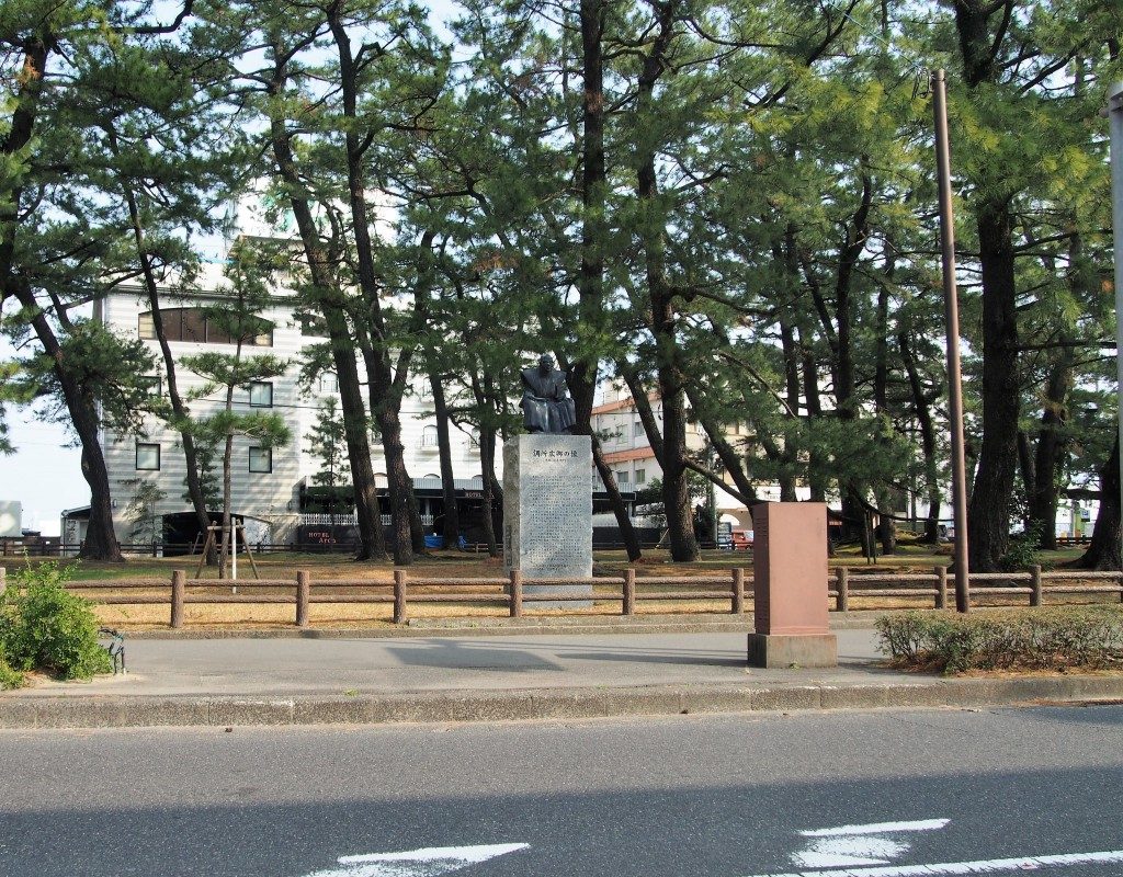 調所広郷の像