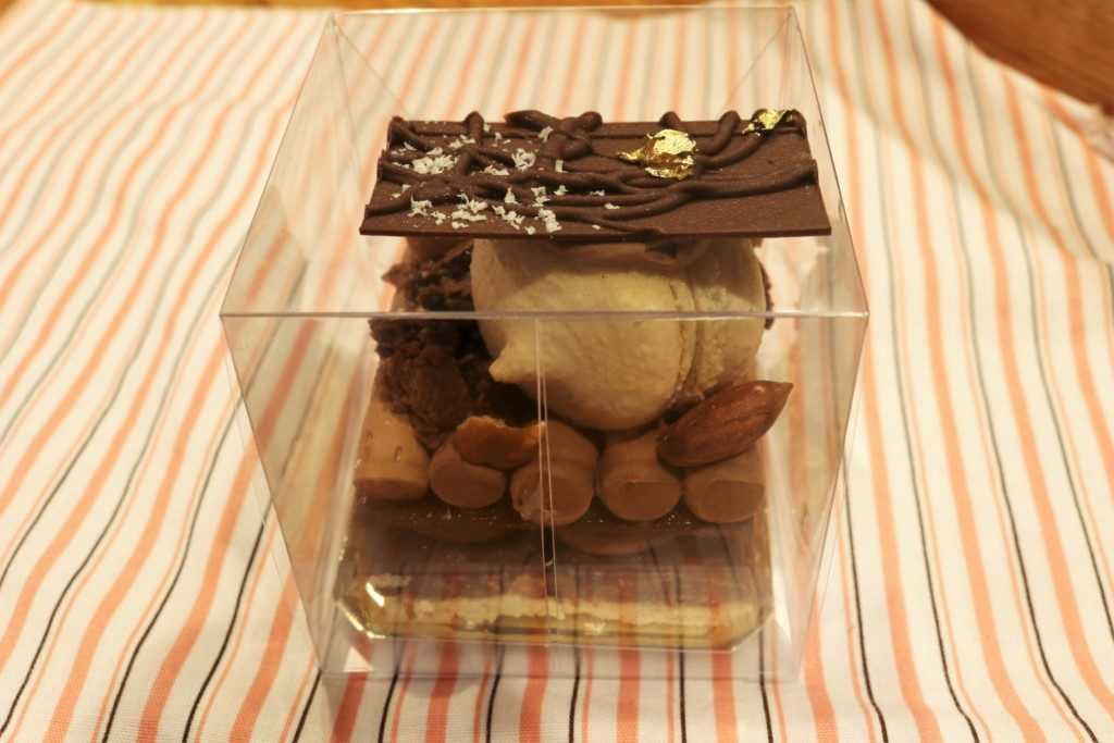 アラミニッツのチョコレートケーキ
