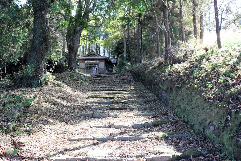三柱神社