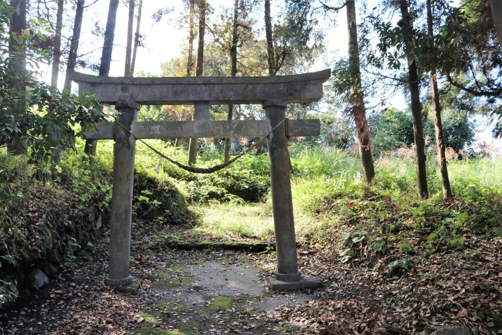 三柱神社