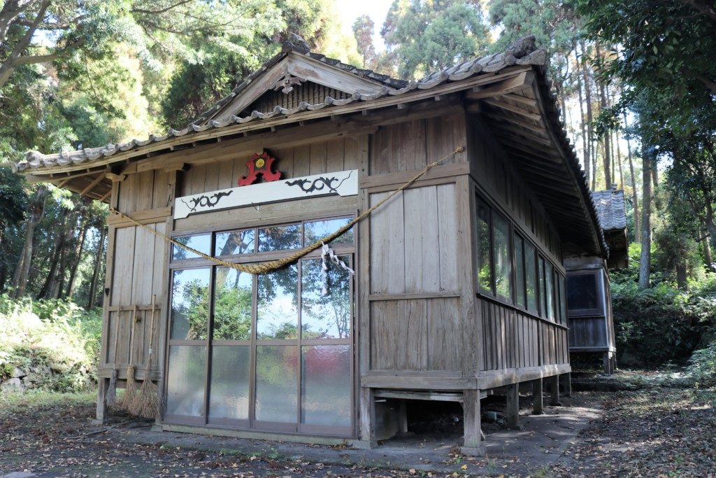 三柱神社