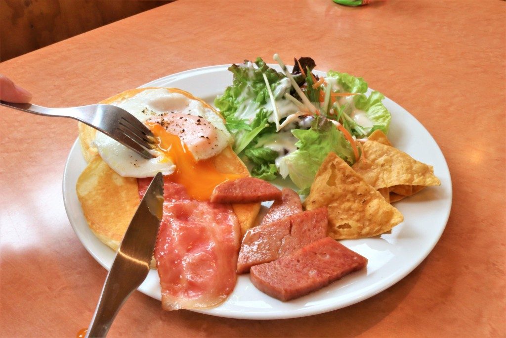 カフェアカアカ