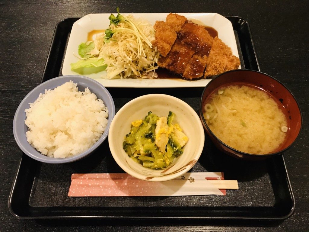チキンカツ定食