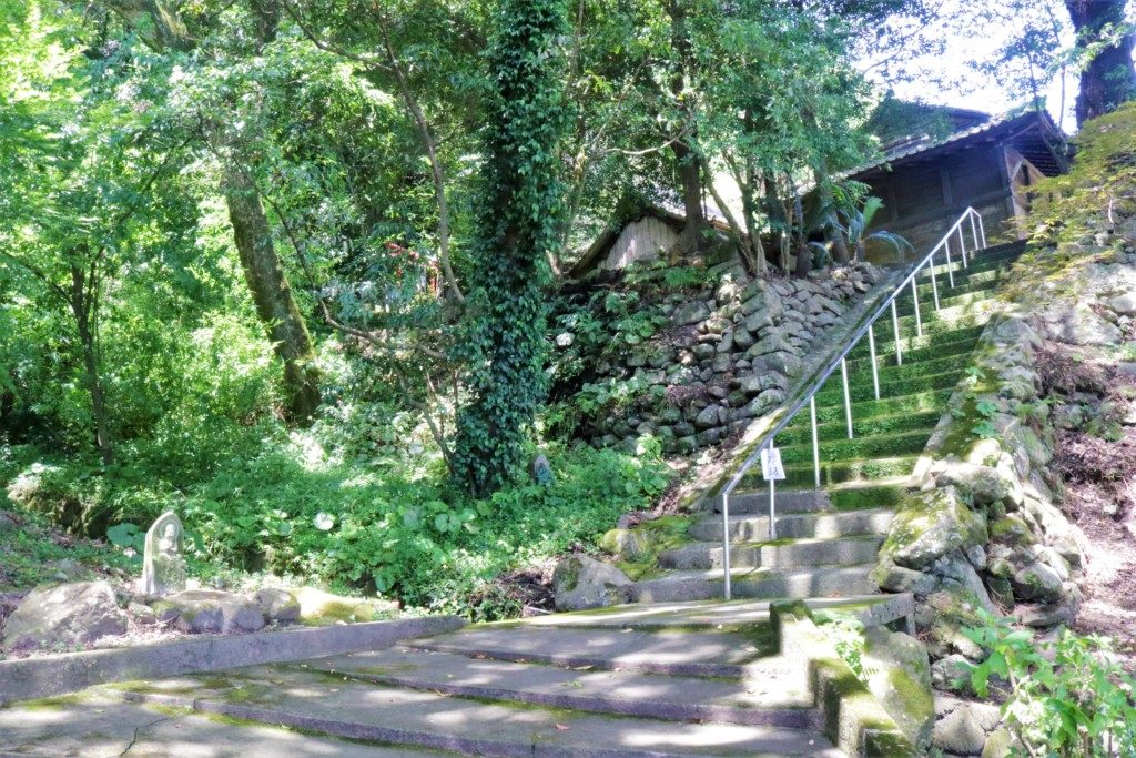 平松神社（心岳寺跡）