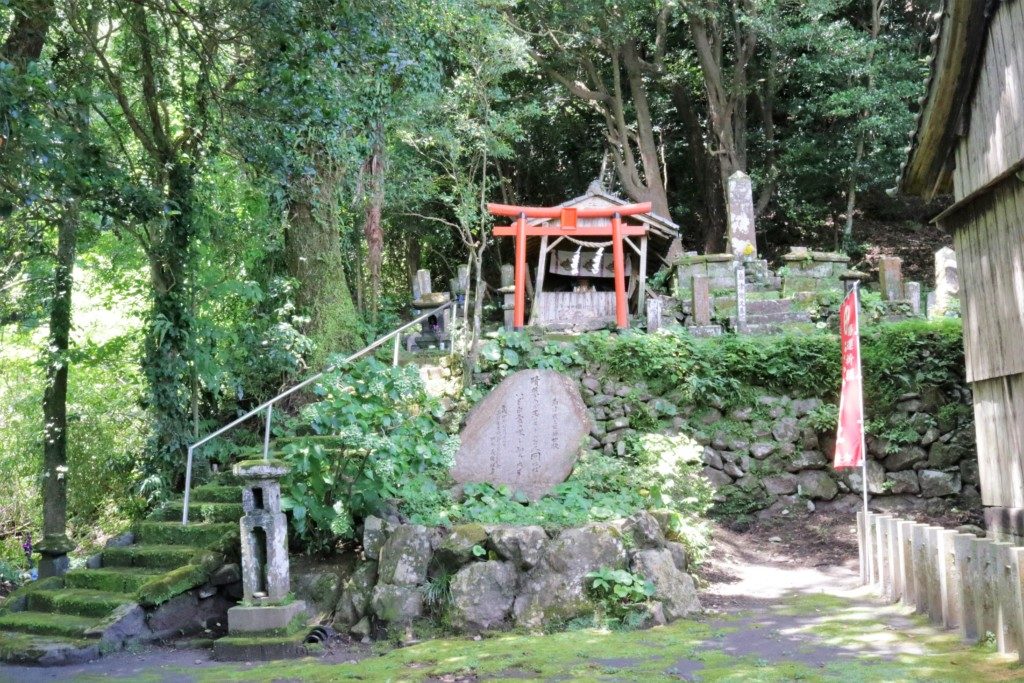 平松神社（心岳寺跡）