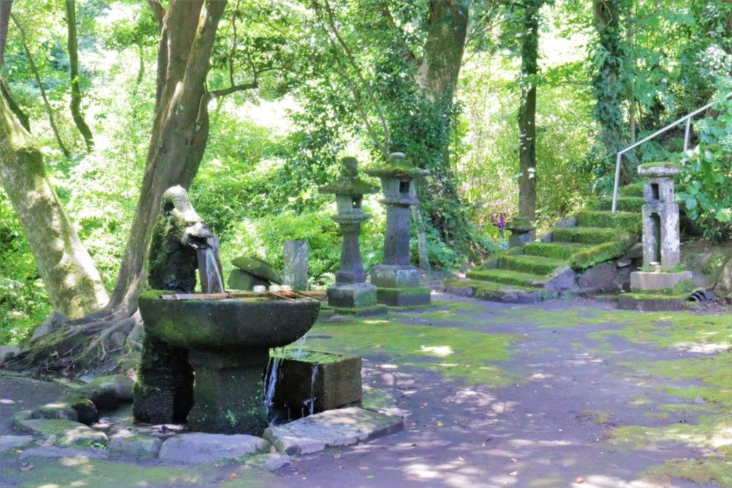 平松神社（心岳寺跡）