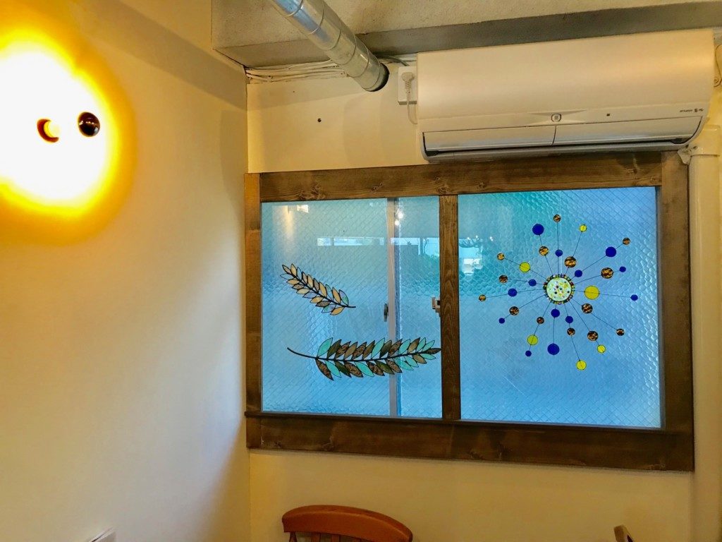 カフェチビチビの店内