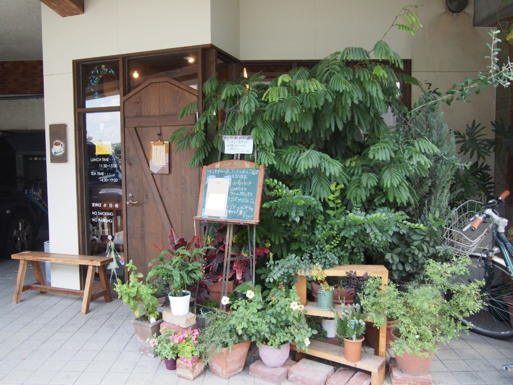 カフェチビチビ