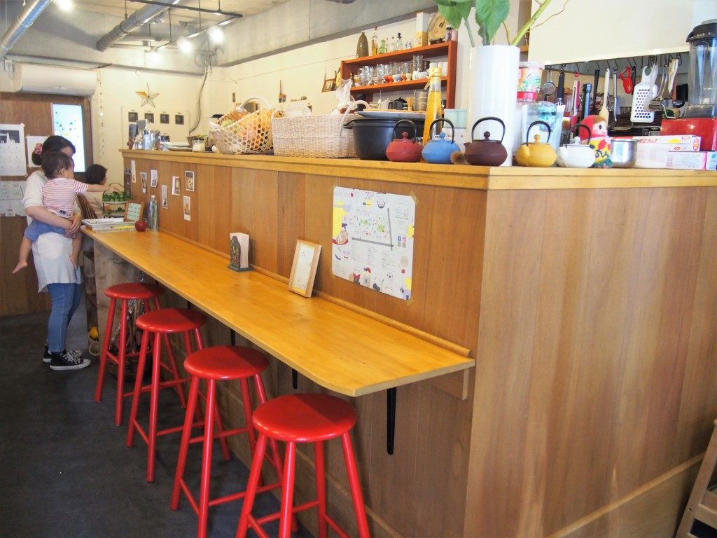カフェチビチビの店内