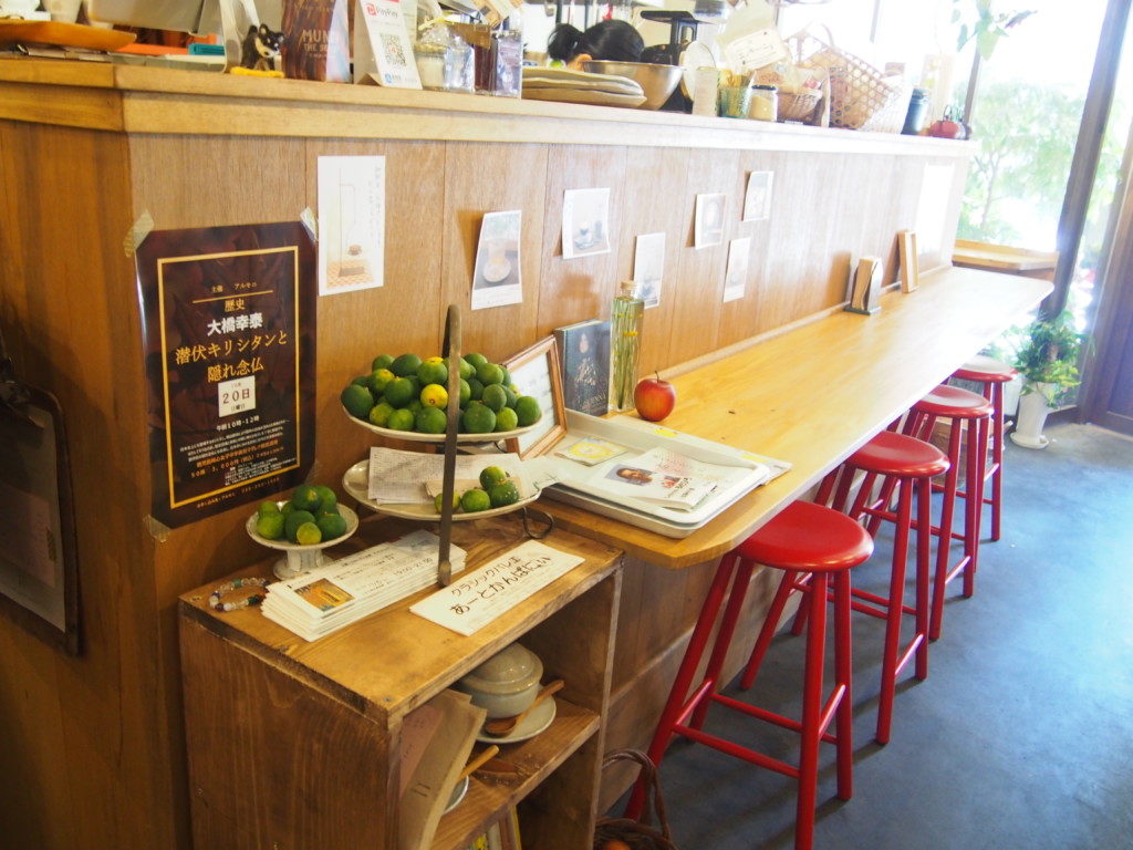 カフェチビチビの店内