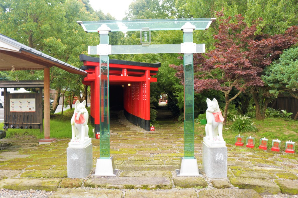 神徳稲荷神社の鳥居