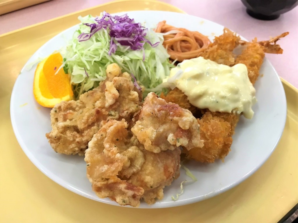 トラックターミナル食堂