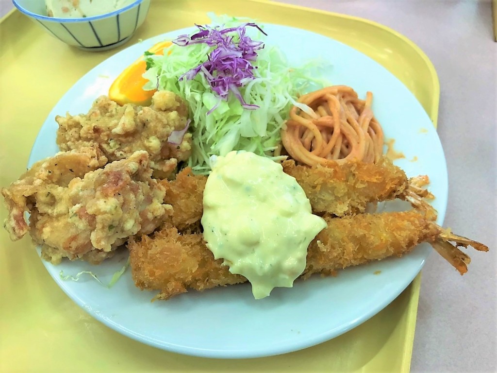 トラックターミナル食堂