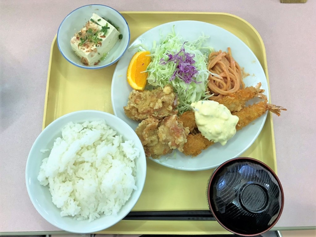トラックターミナル食堂