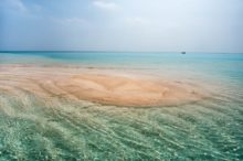 鹿児島県与論島の百合ヶ浜