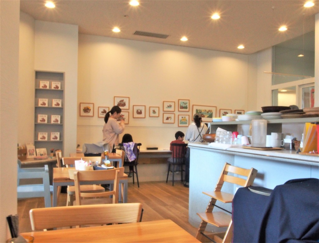 ルーカライブラリーカフェ