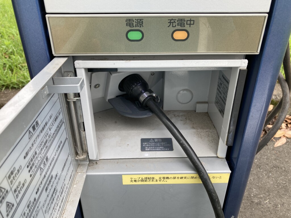 キャンピングカーの外部電源