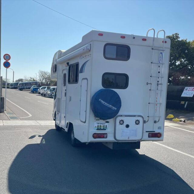 🚐🚐🚐

今年最後のお客様が出発されました！

千葉県からお越しのN･K様

今回は天草・長崎方面を中心に
8泊9日の旅に出発されました🥰

時間に余裕があるご旅行なので、
車中泊の場所はまだ決めていらっしゃらないんだとか🤩

その時々に泊まる場所を選べるのが
車中泊の楽しみですよね！

暖かい年末年始になること、
そして安全運転をお祈りしながら、
お帰りをお待ちしていますね🥰

N様　良い旅を！！

🚐___________________🚐

レンタルキャンピングカーSmilyRingは
料金を改訂しました😊

もっとお客様に分かりやすく
もっとお客様に喜んでいただきたいので
様々な工夫をしています。
ぜひサイトを覗いてみてください🥰
プロフ欄からご覧いただけます

家族旅行に出かけませんか？

#鹿児島 #鹿児島観光 #車中泊 #レンタルキャンピングカー #レンタルキャンピングカー鹿児島 #レンタルキャンピングカーsmilyring #子どもとの時間 #鹿児島ママ #姶良市 #指宿市 #霧島市 #日置市 #南九州市